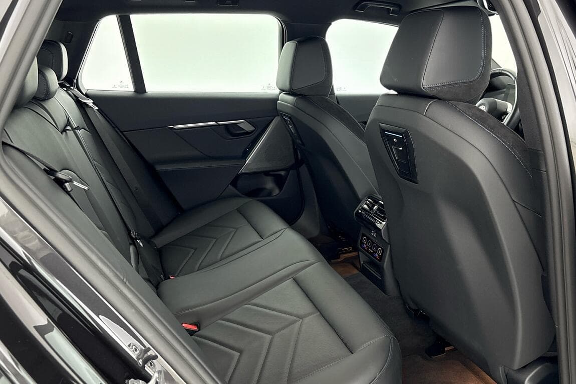 2025 BMW 5-SERIES - 11