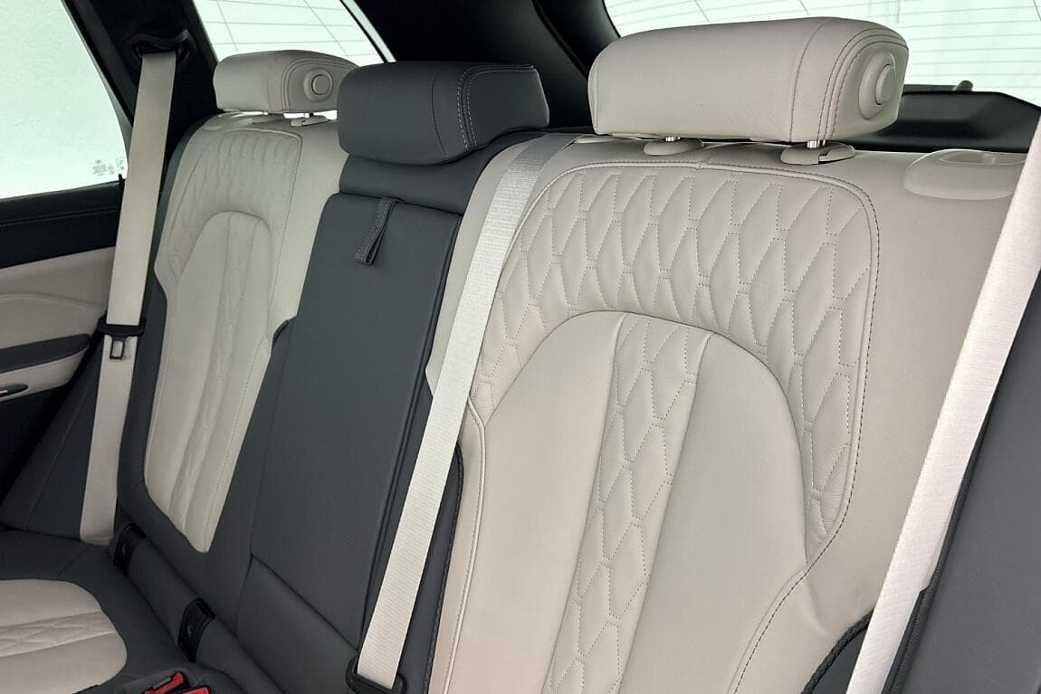 2025 BMW X5 - 10