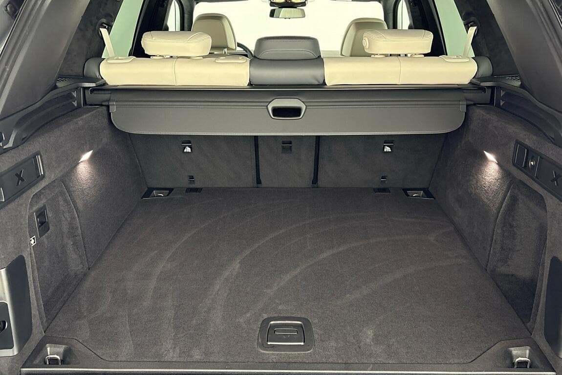 2025 BMW X5 - 12