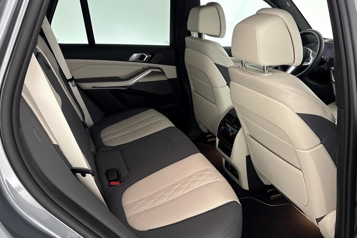 2025 BMW X5 - 15