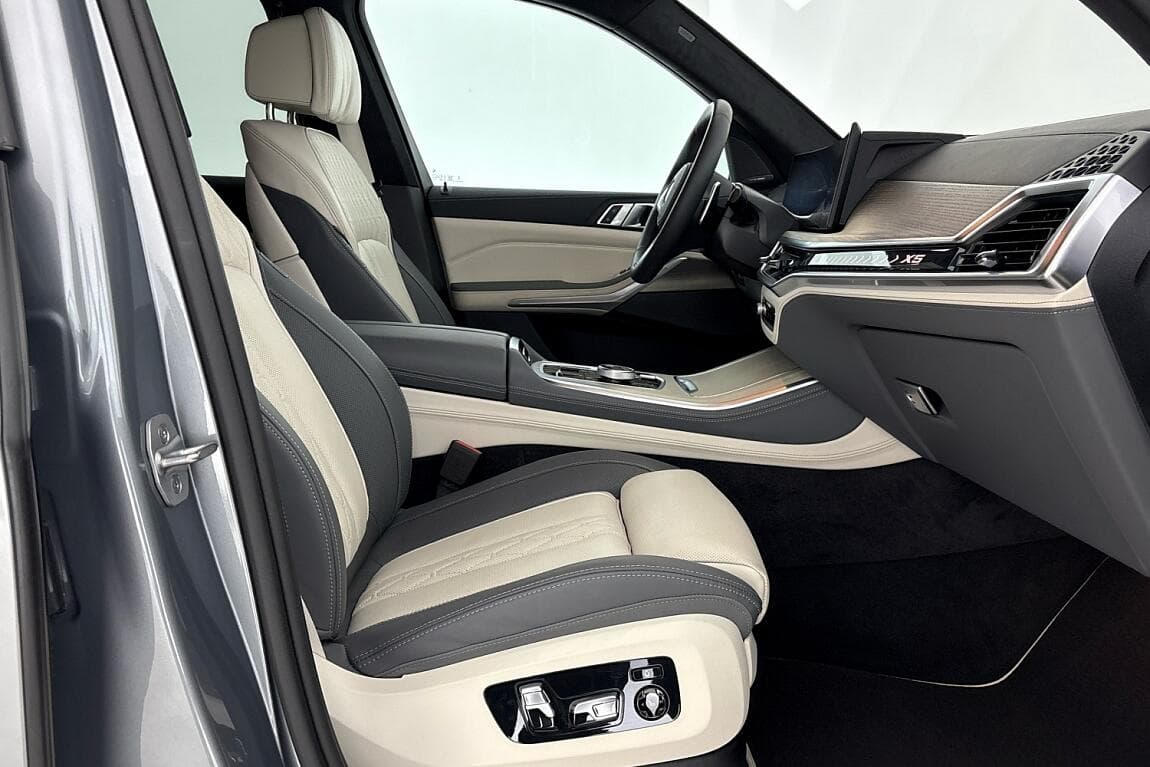 2025 BMW X5 - 16