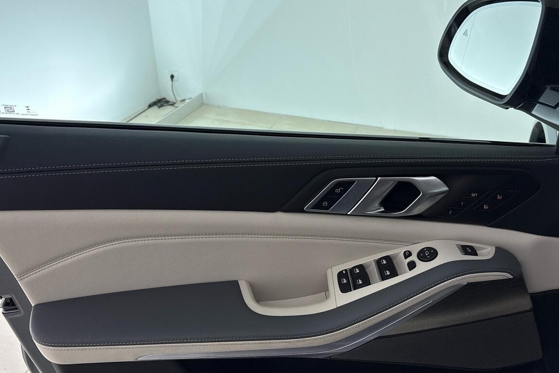 2025 BMW X5 - 19