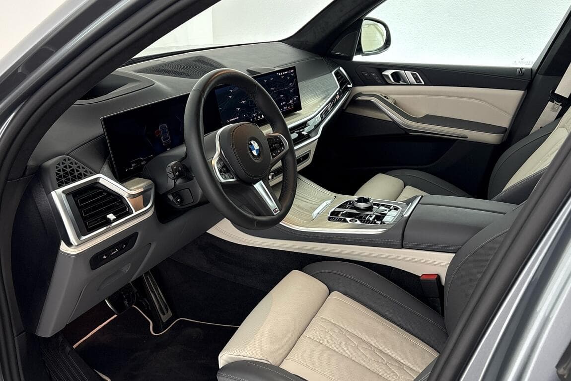2025 BMW X5 - 7
