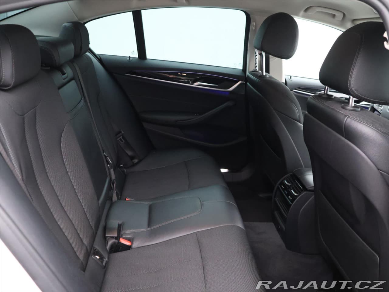 2018 BMW 5-SERIES - 12