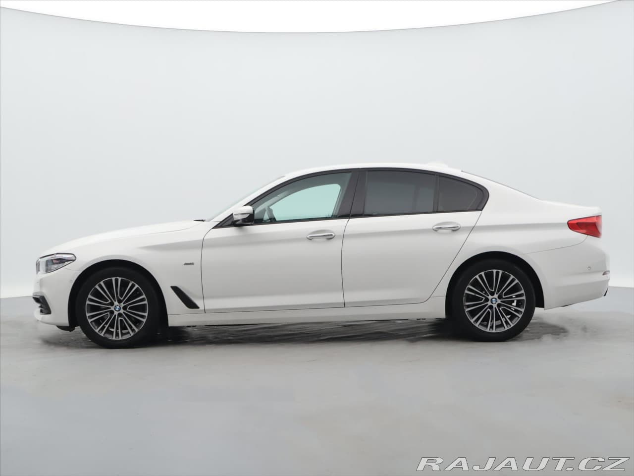 2018 BMW 5-SERIES - 4