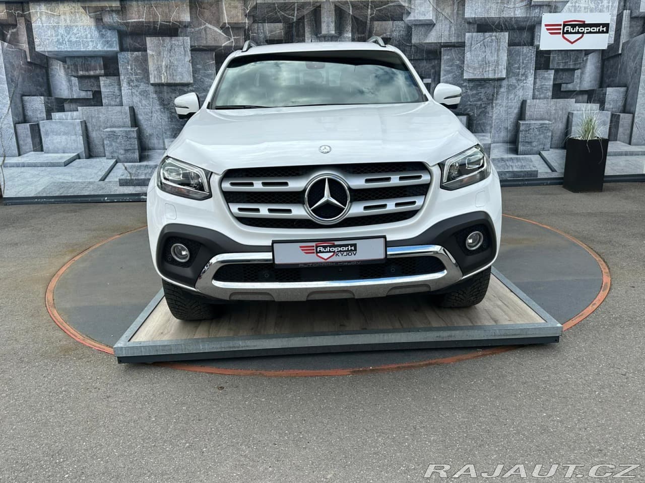 Mercedes-Benz X-CLASS - 2