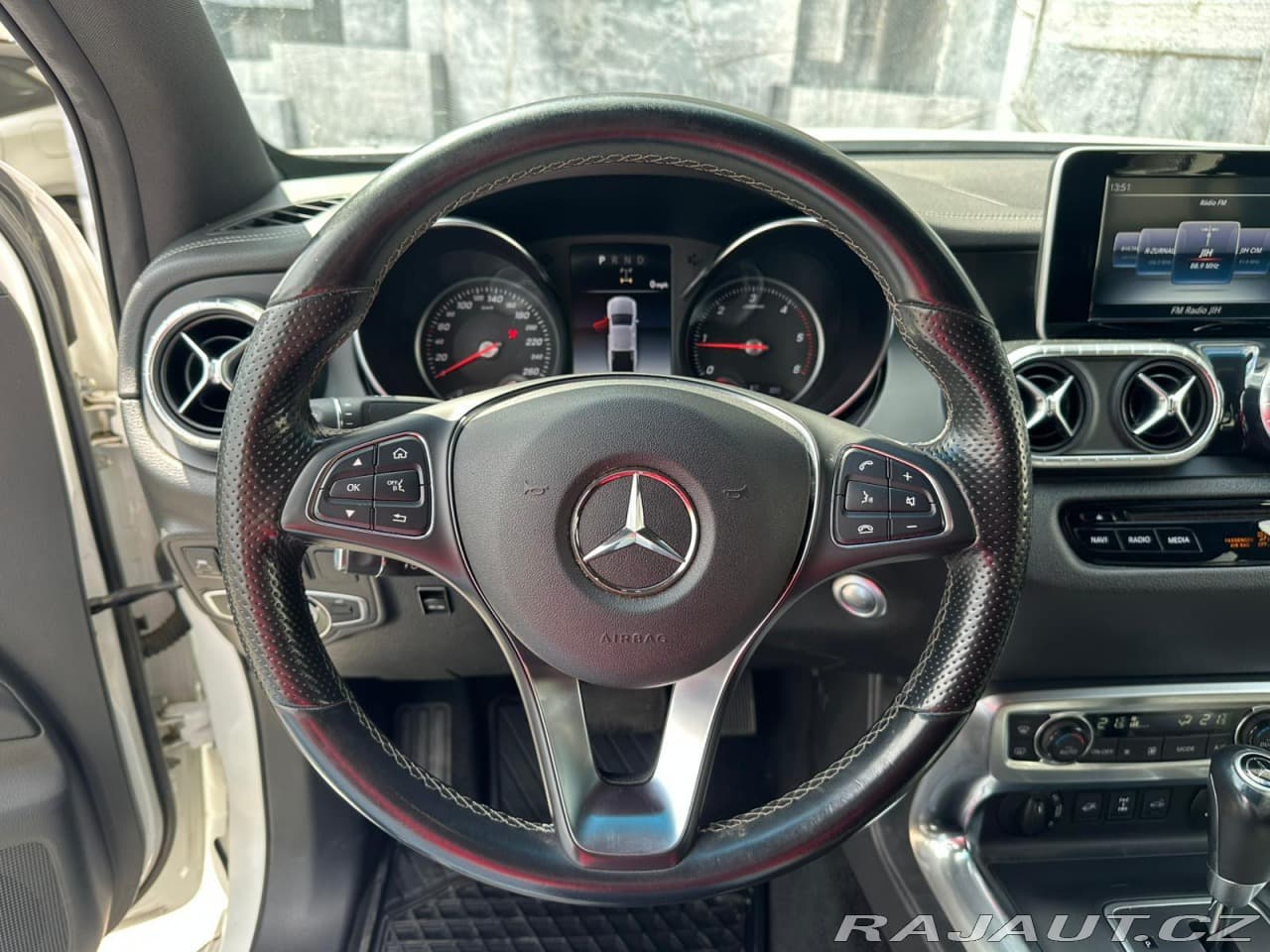 Mercedes-Benz X-CLASS - 20