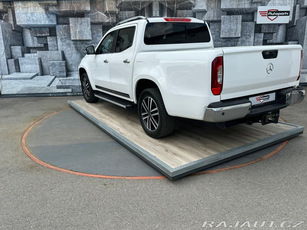 Mercedes-Benz X-CLASS - 8