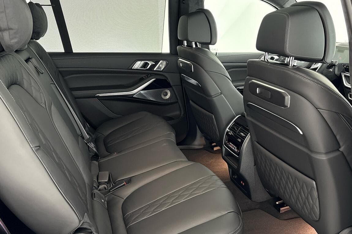 2026 BMW X7 - 15
