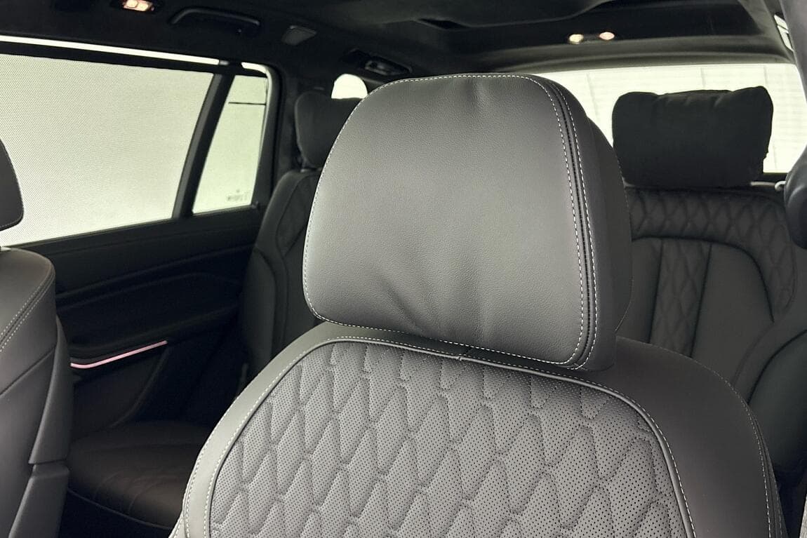 2026 BMW X7 - 8