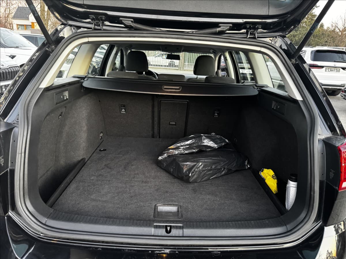 2019 Volkswagen GOLF - 17