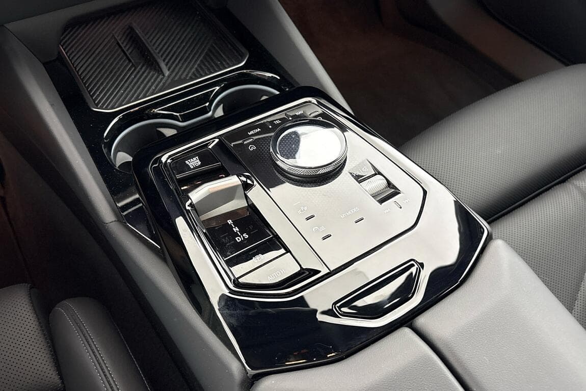 2025 BMW 5-SERIES - 20