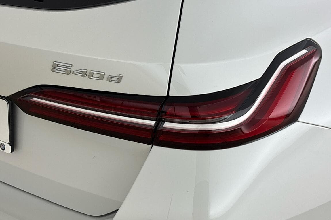 2025 BMW 5-SERIES - 5