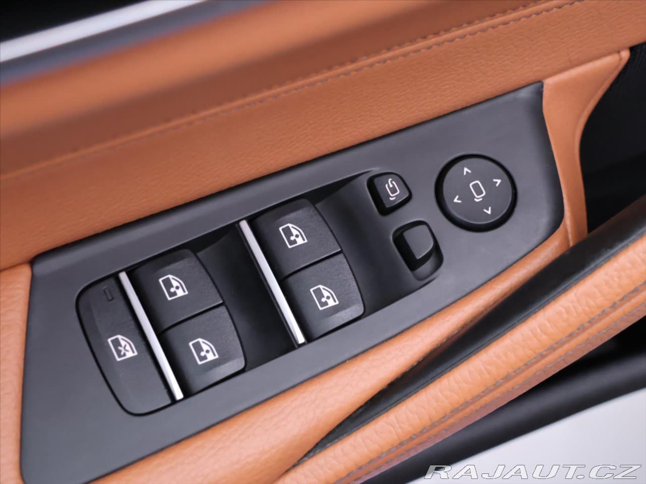 2017 BMW 5-SERIES - 17