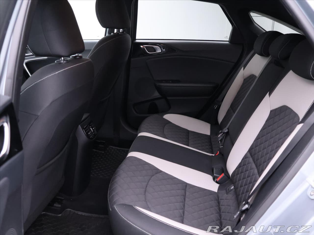2019 Kia PROCEED - 12