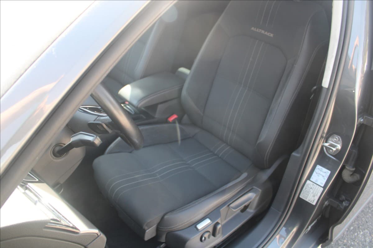 Volkswagen PASSAT - 11