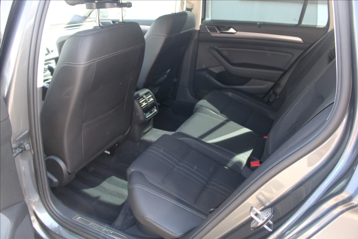 Volkswagen PASSAT - 12