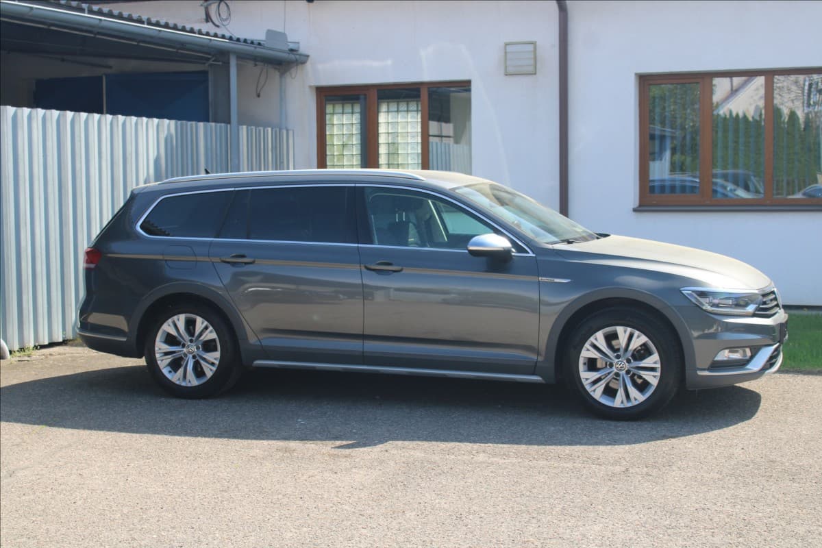 Volkswagen PASSAT - 3