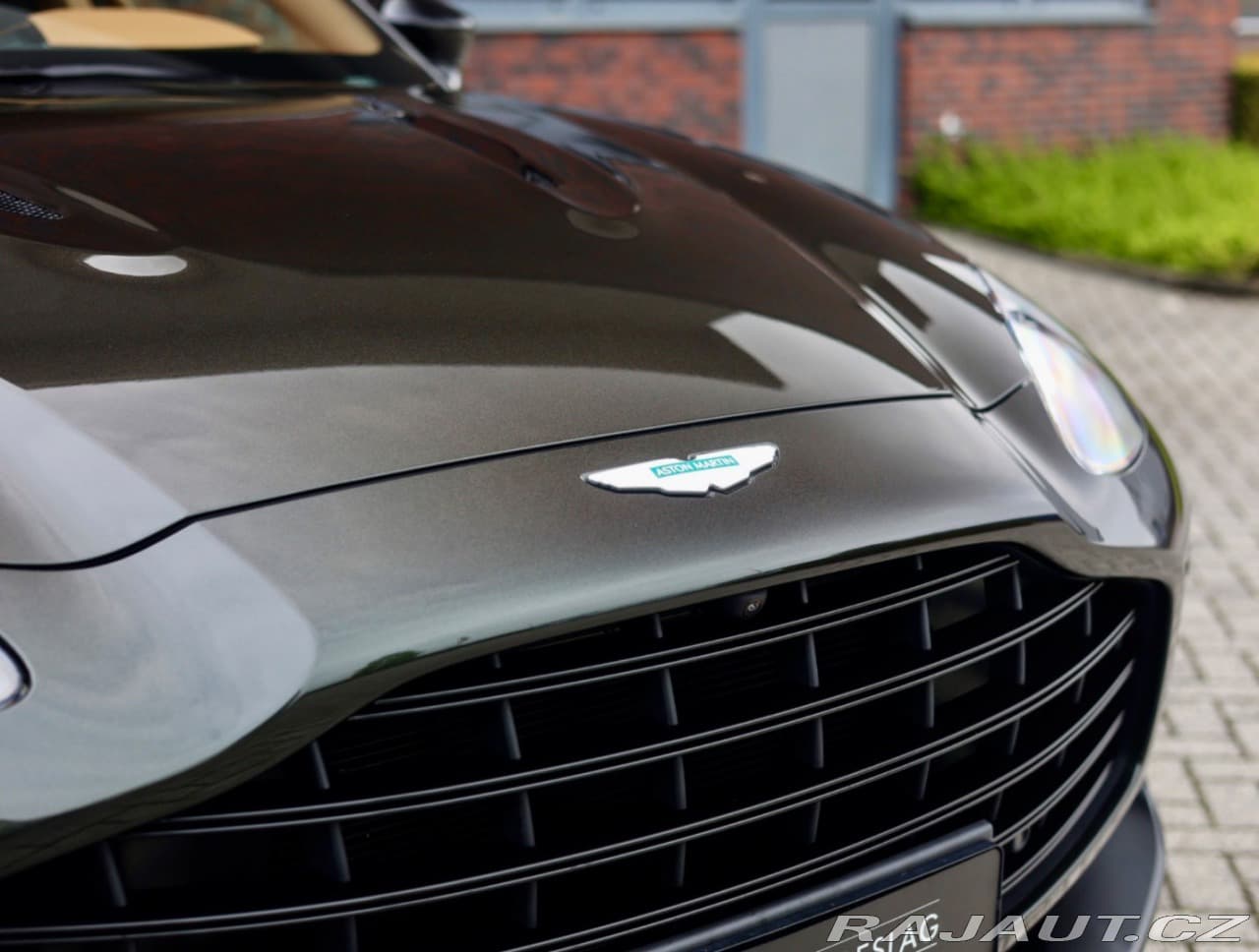 2025 Aston Martin DBX - 6