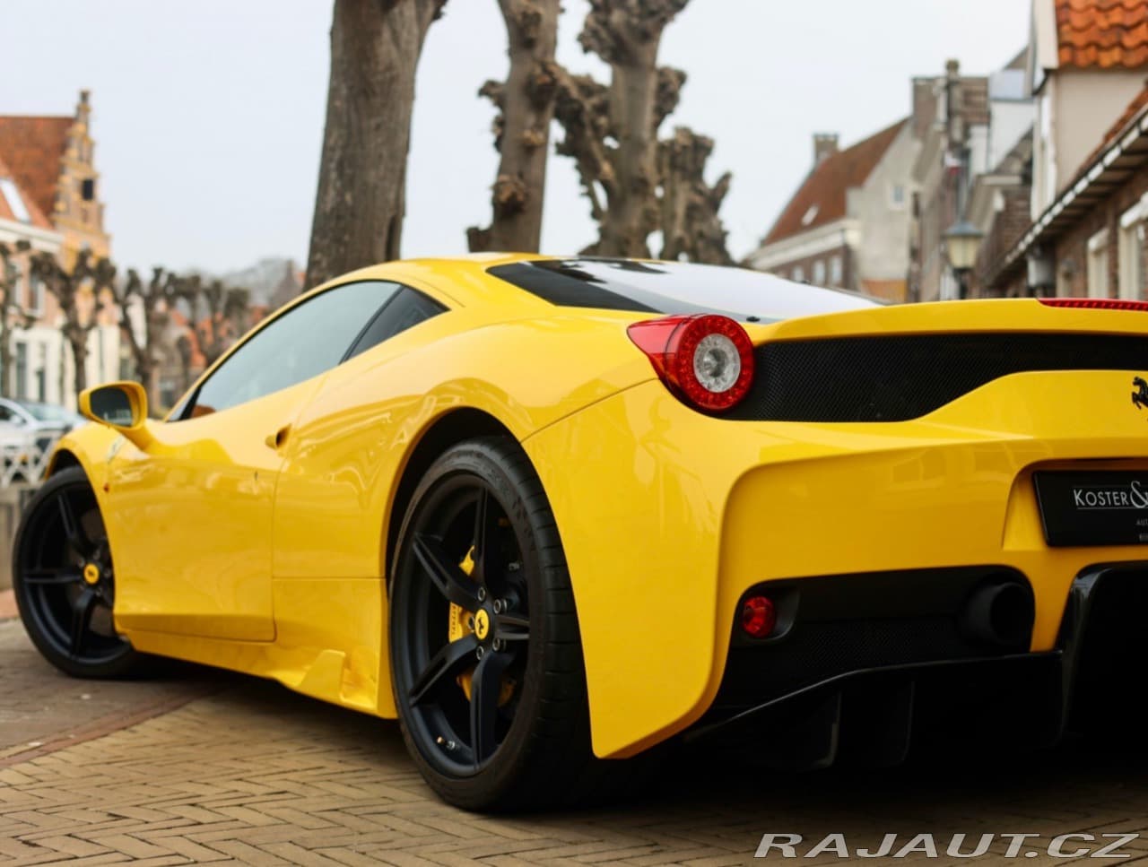 2015 Ferrari 458 - 4