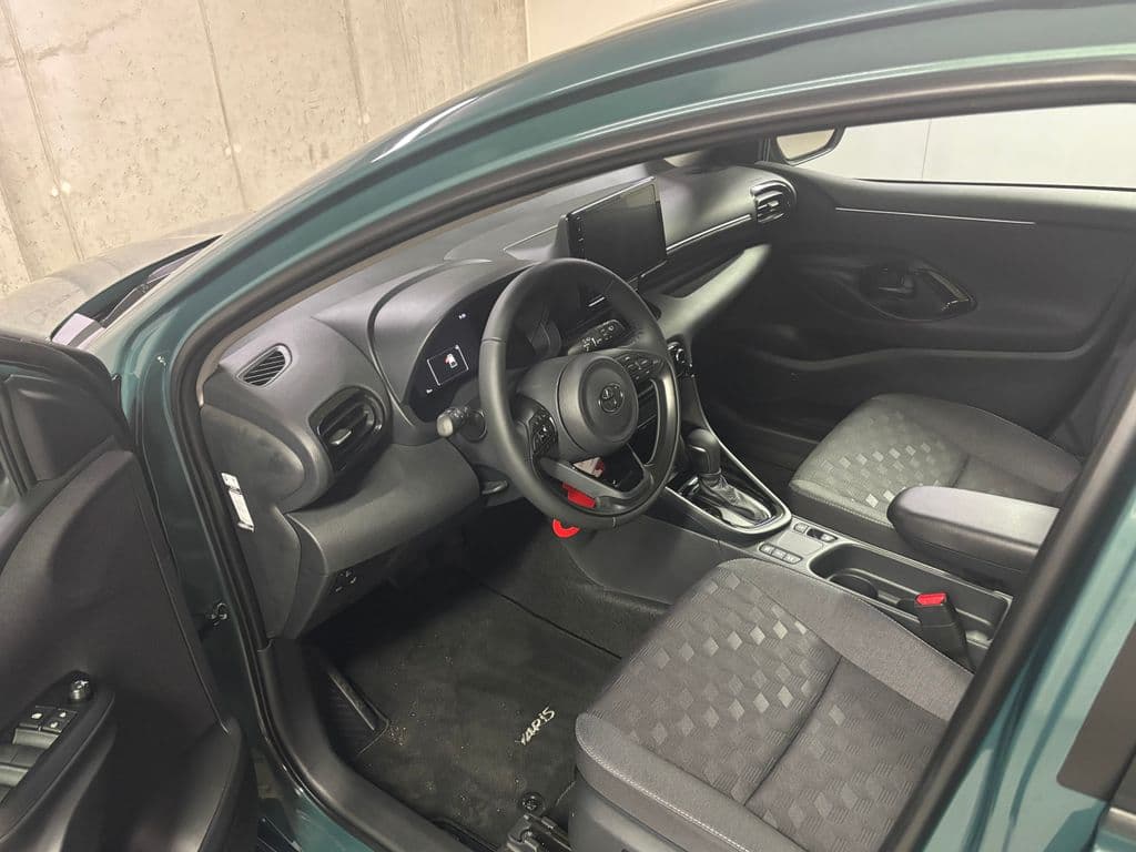 2025 Toyota YARIS - 9