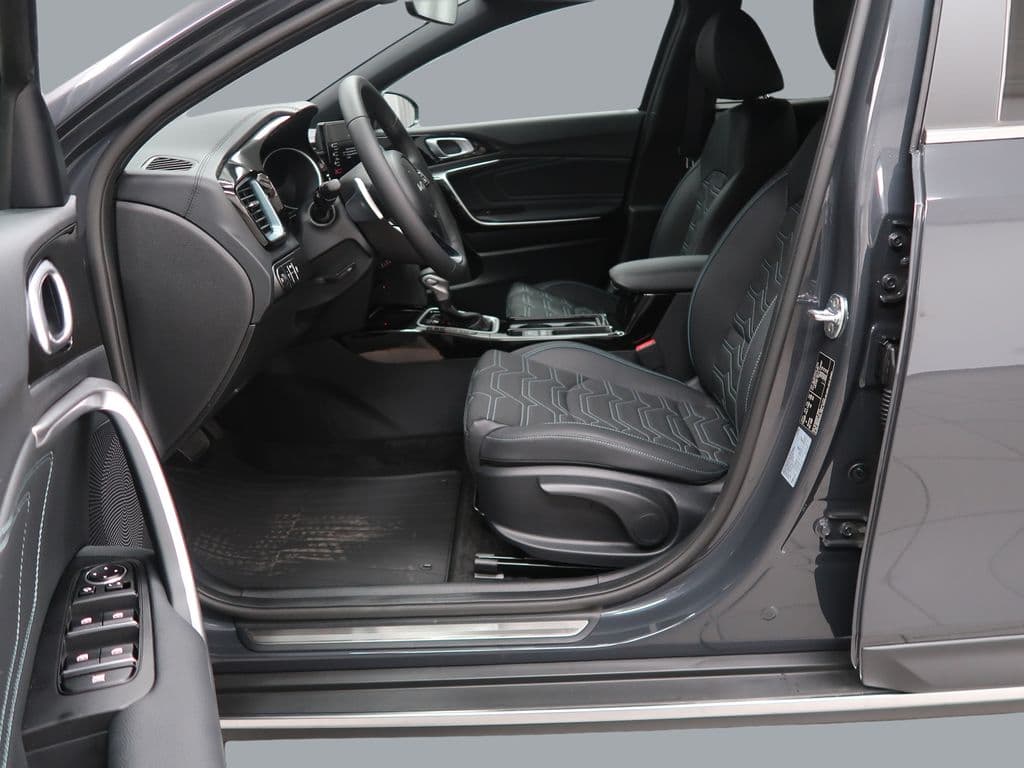2026 Kia XCEED - 9