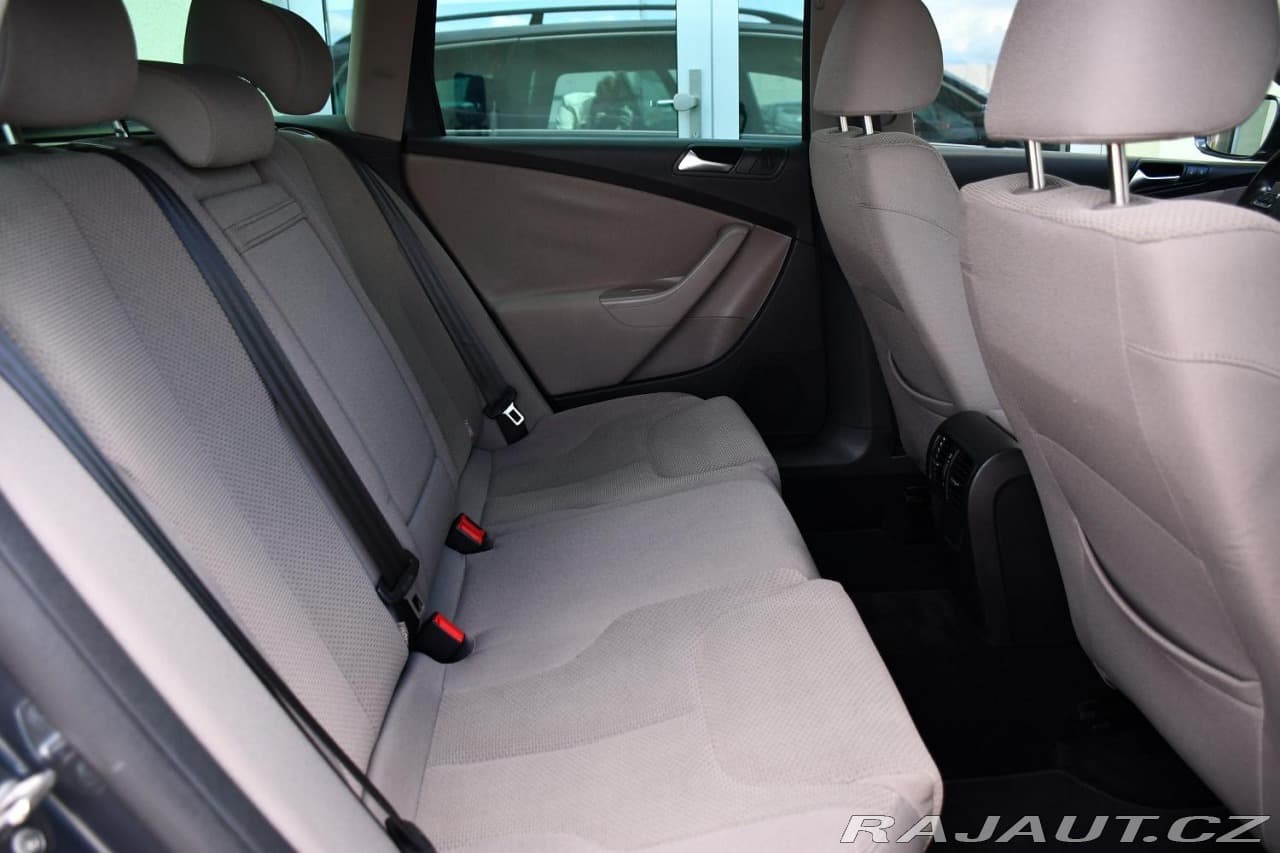 2010 Volkswagen PASSAT - 20