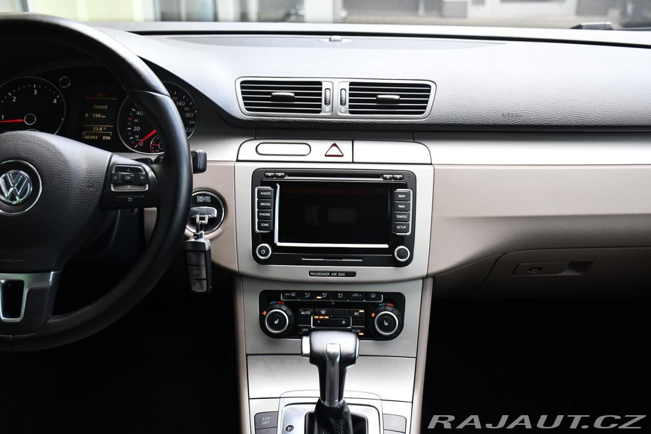 2010 Volkswagen PASSAT - 6