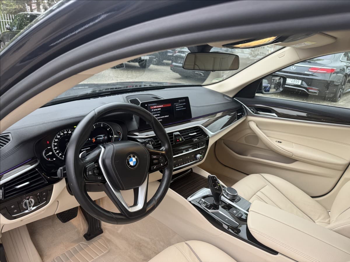 2019 BMW 5-SERIES - 16