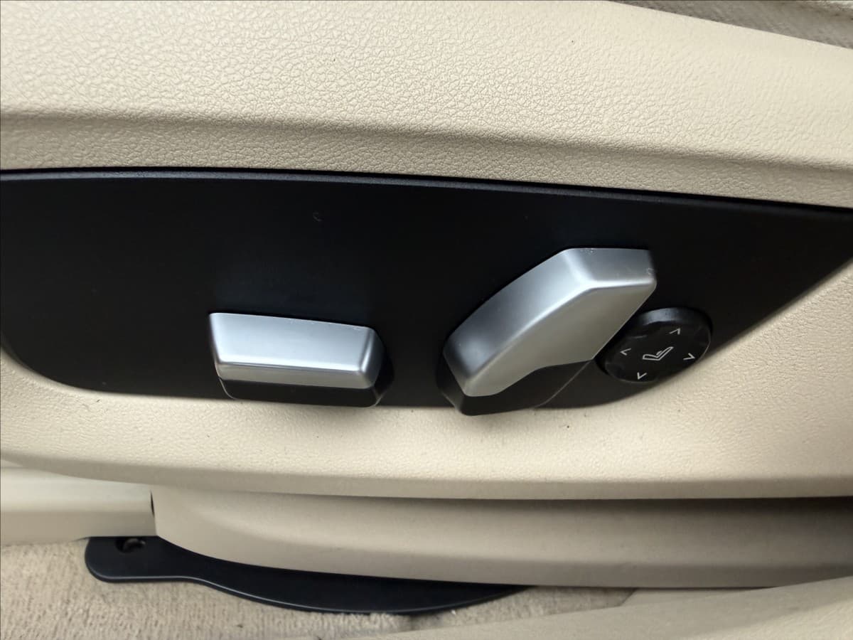 2019 BMW 5-SERIES - 18