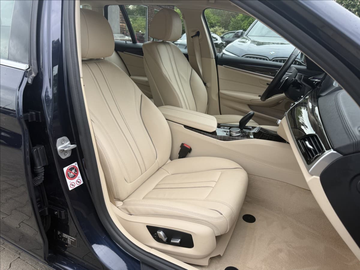 2019 BMW 5-SERIES - 8