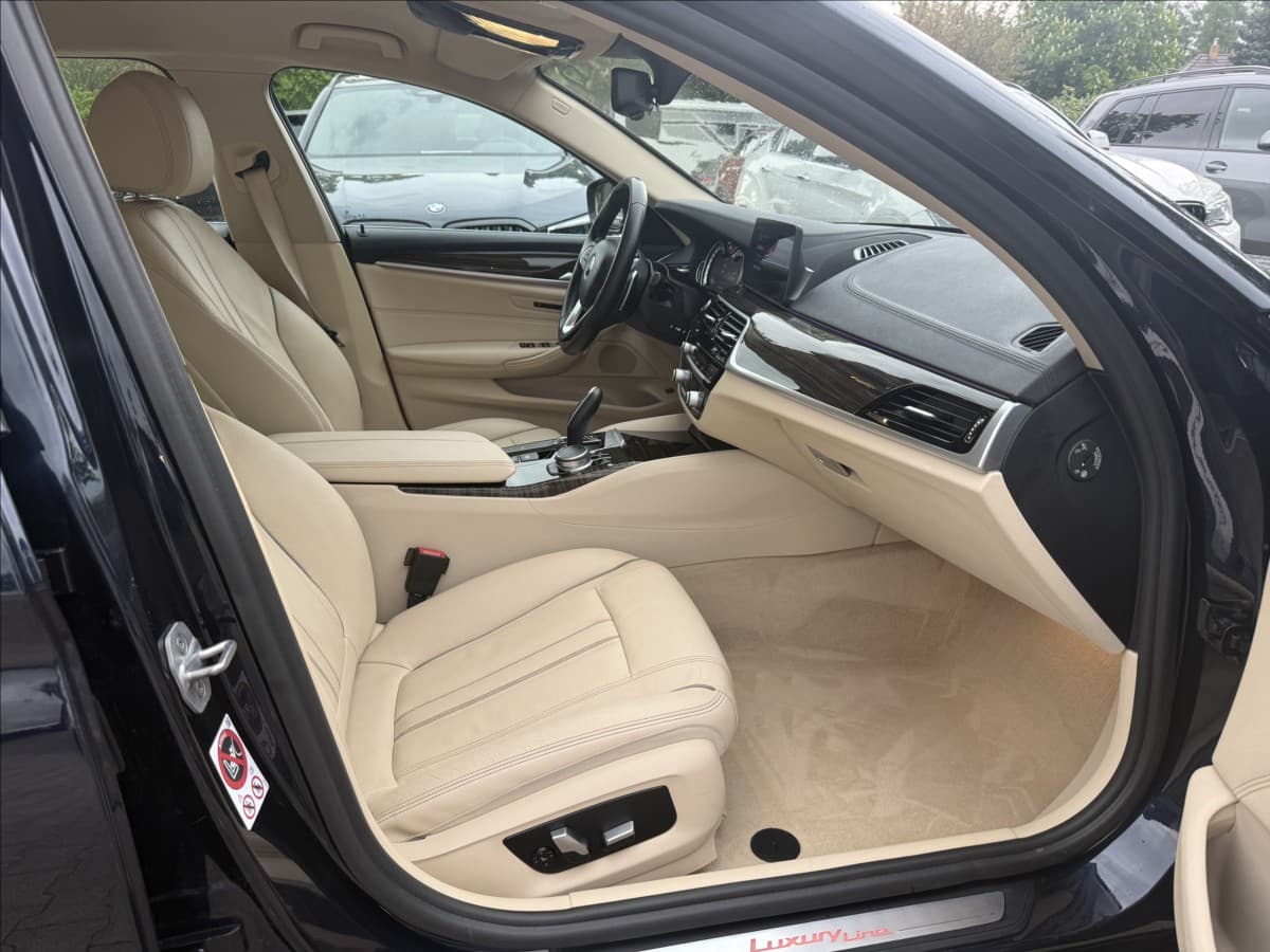 2019 BMW 5-SERIES - 9