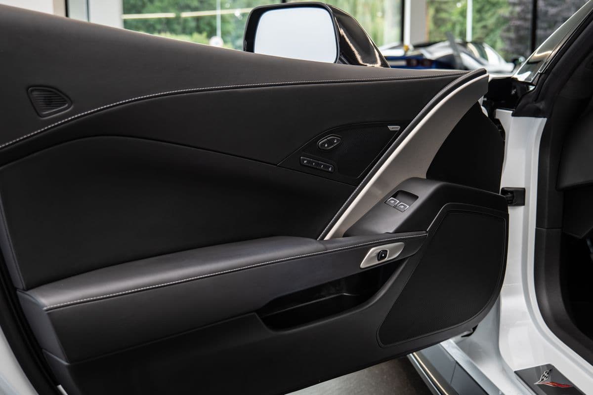 2017 Chevrolet CORVETTE - 7