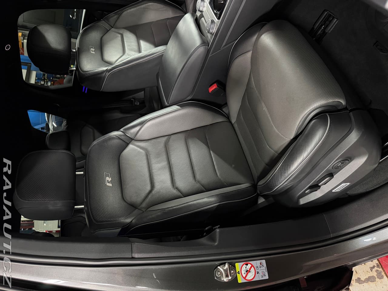 2019 Volkswagen TOUAREG - 15