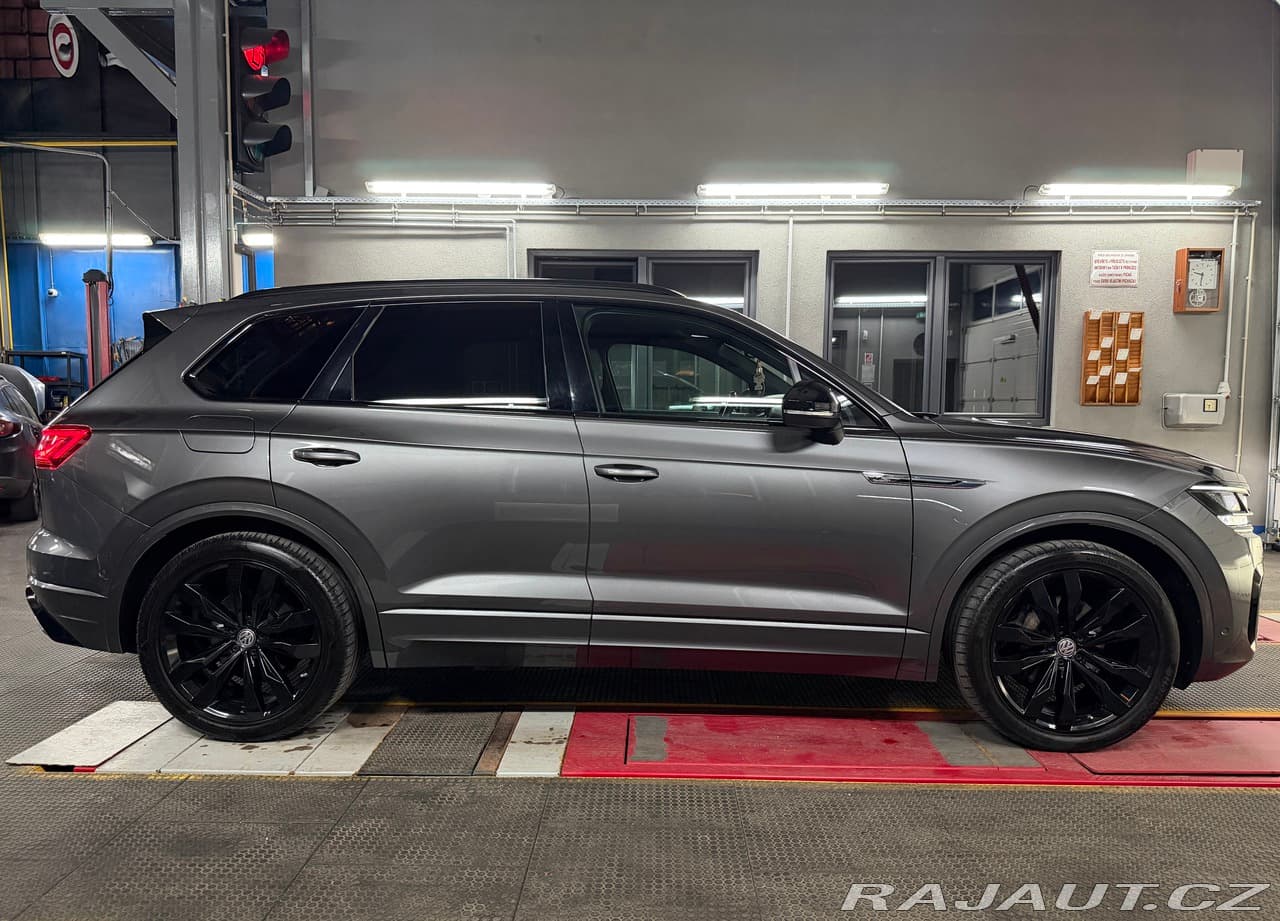 2019 Volkswagen TOUAREG - 4