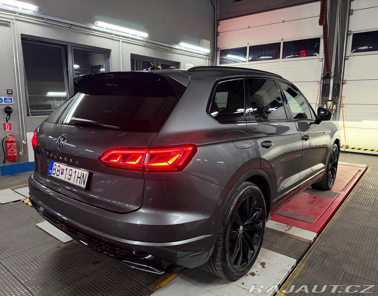 2019 Volkswagen TOUAREG - 5