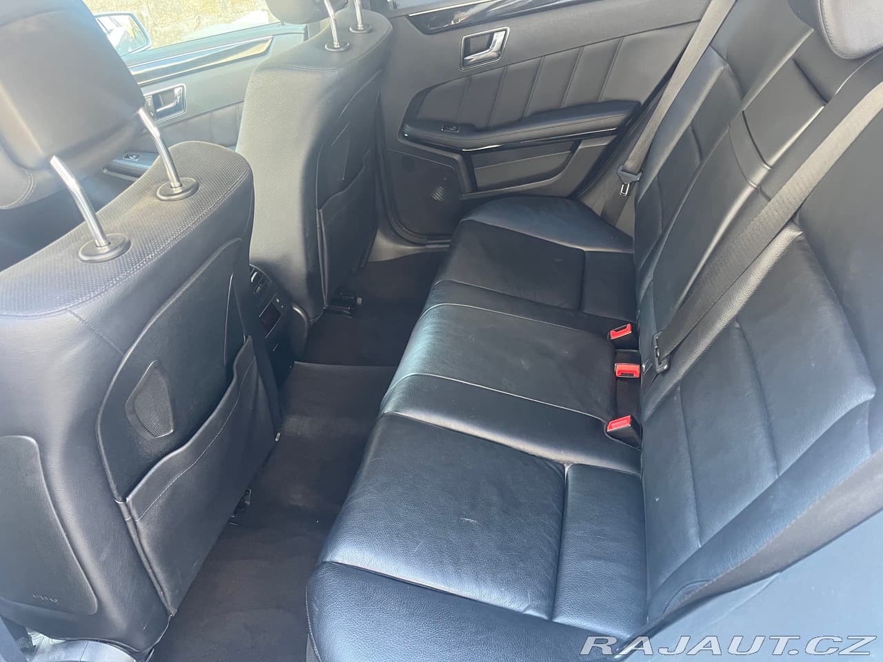2010 Mercedes-Benz E-CLASS - 5