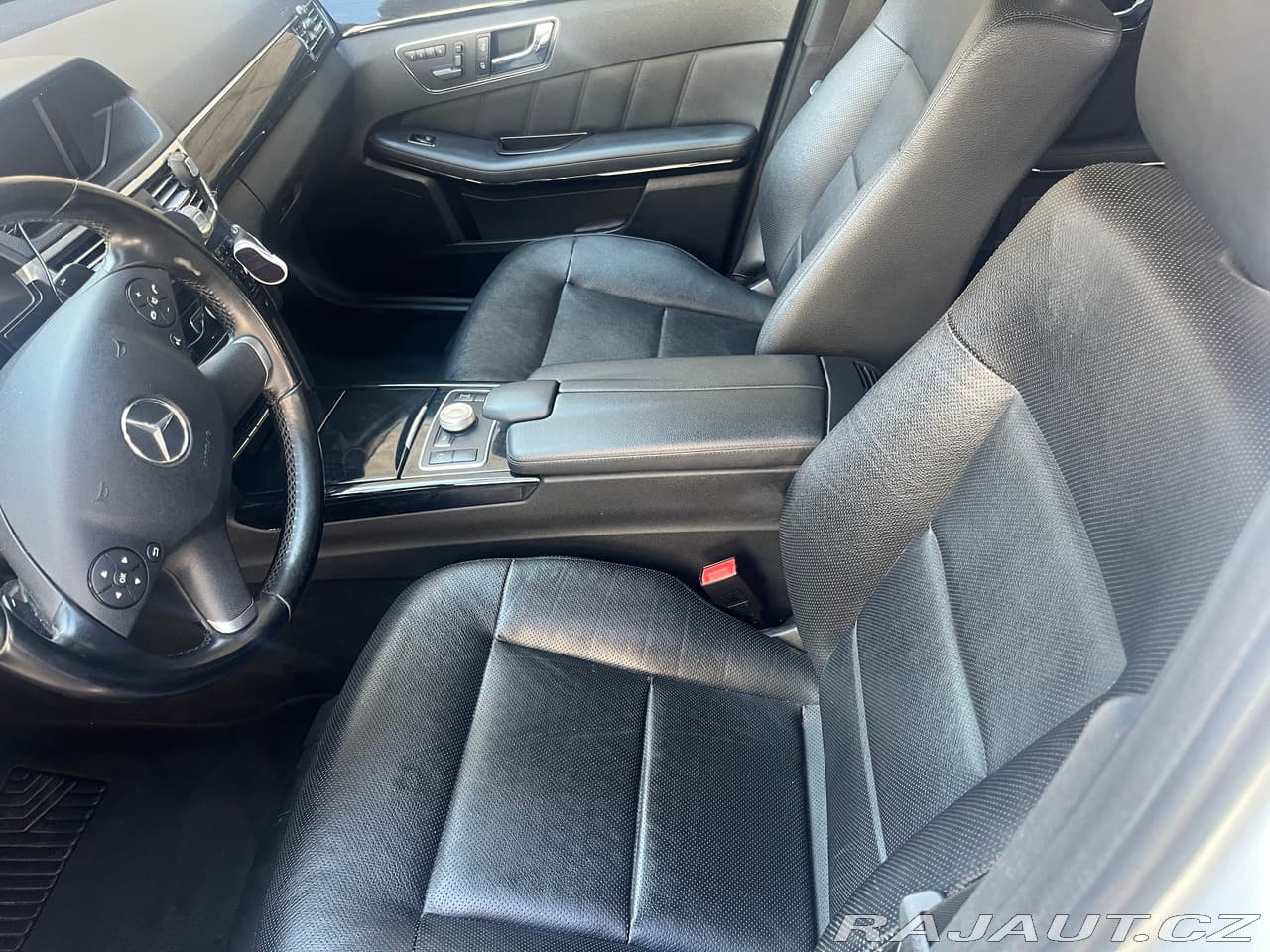 2010 Mercedes-Benz E-CLASS - 6