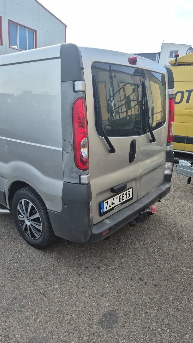 2010 Renault TRAFIC - 5