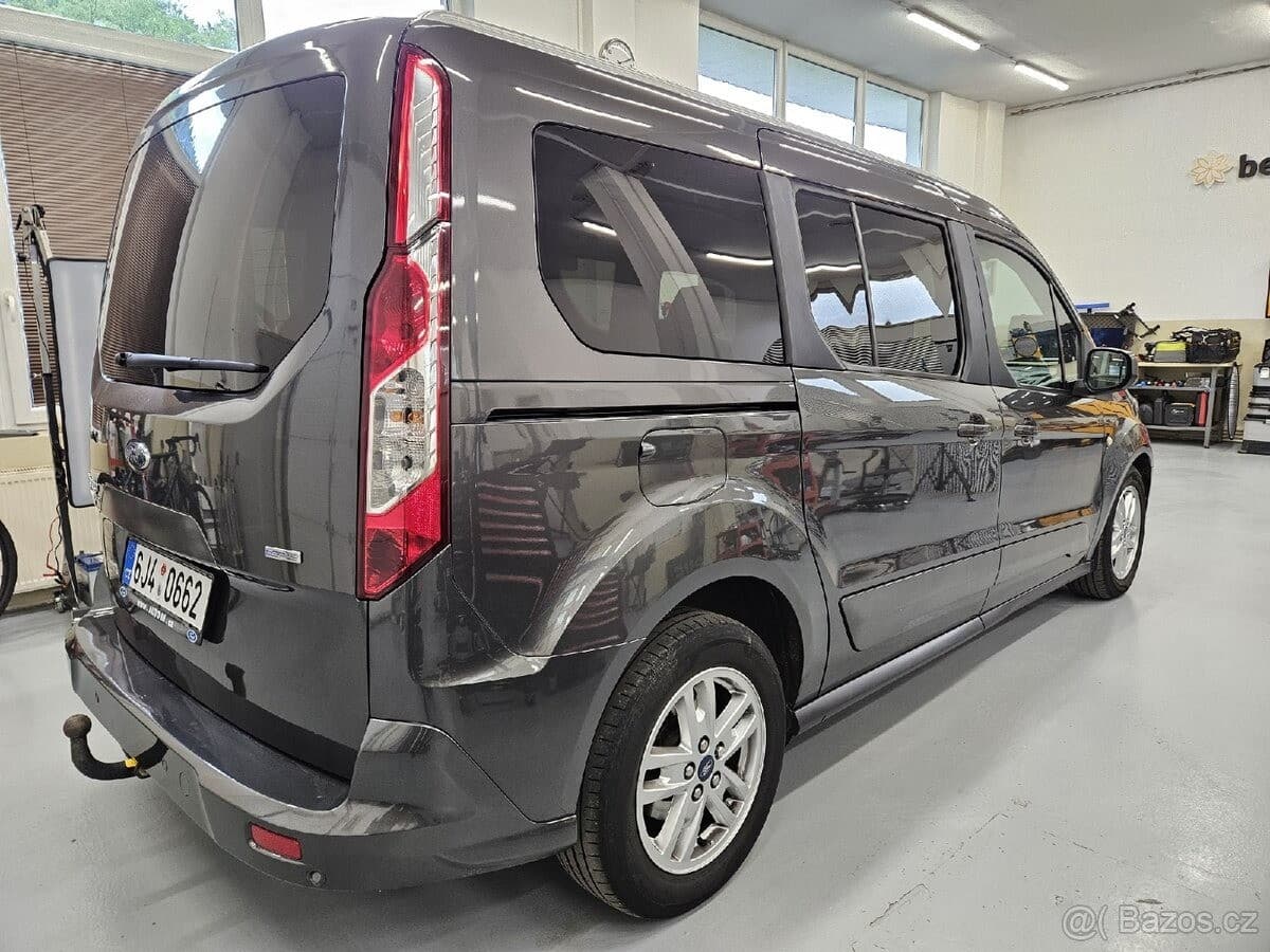 Ford TOURNEO - 9