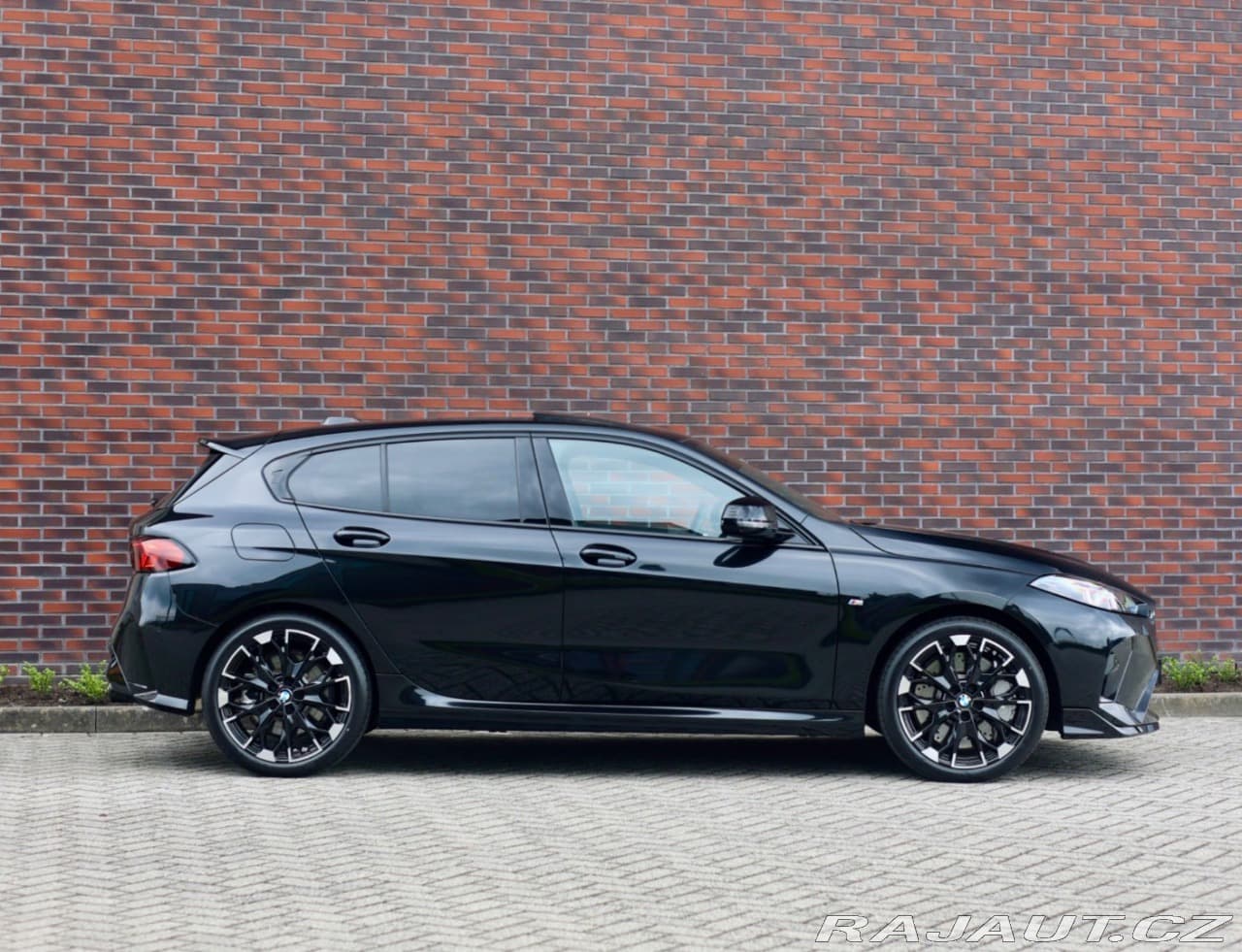 2024 BMW 1-SERIES - 31
