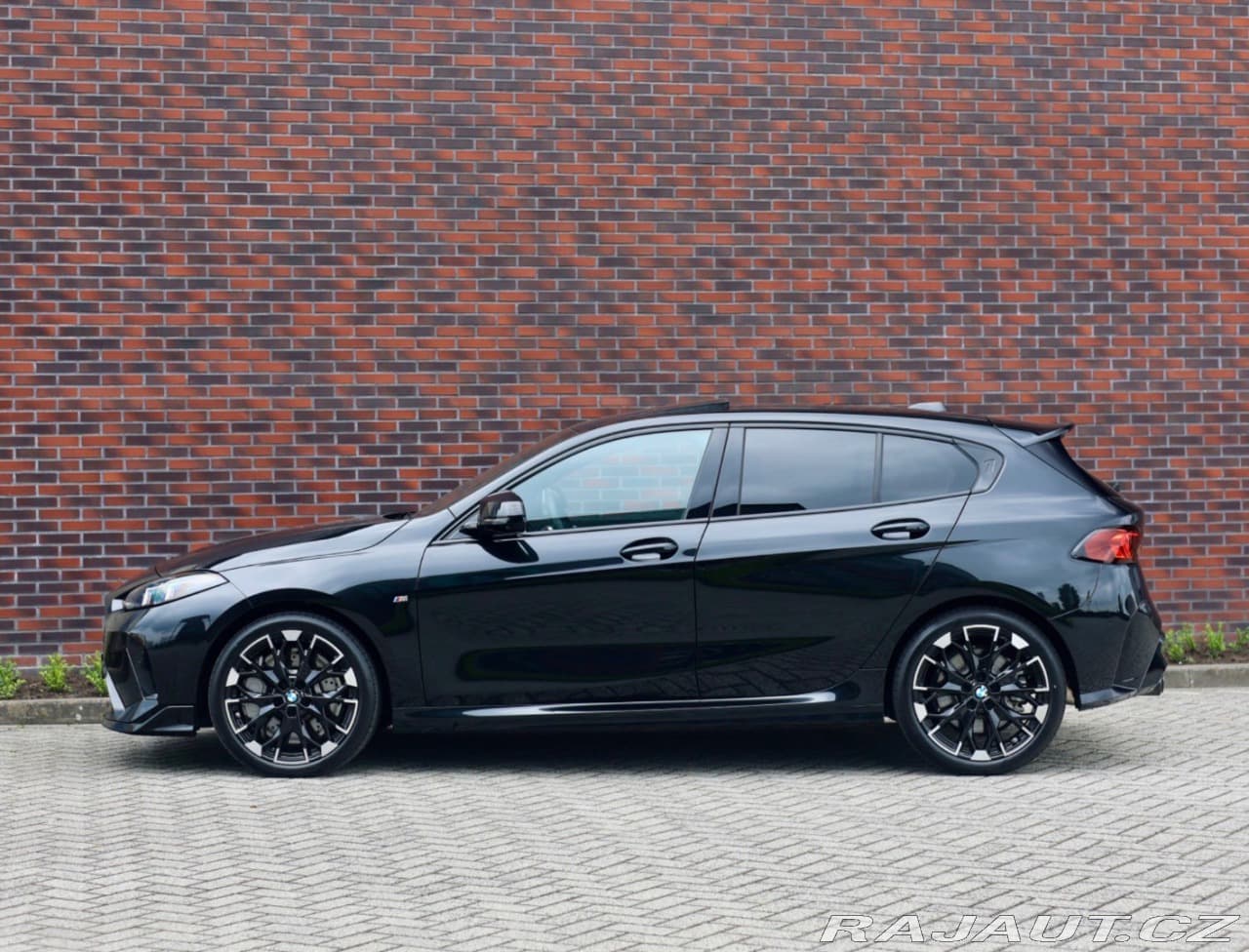 2024 BMW 1-SERIES - 34