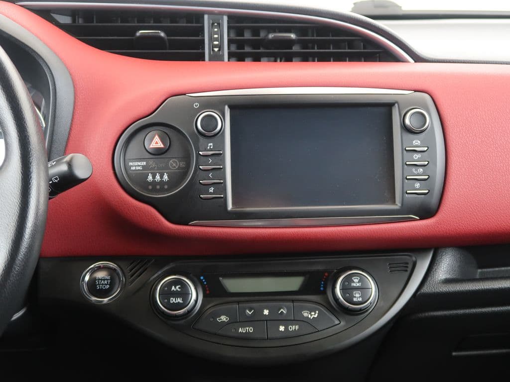 2017 Toyota YARIS - 65