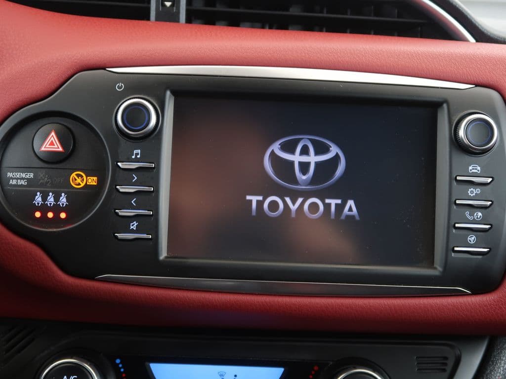 2017 Toyota YARIS - 69