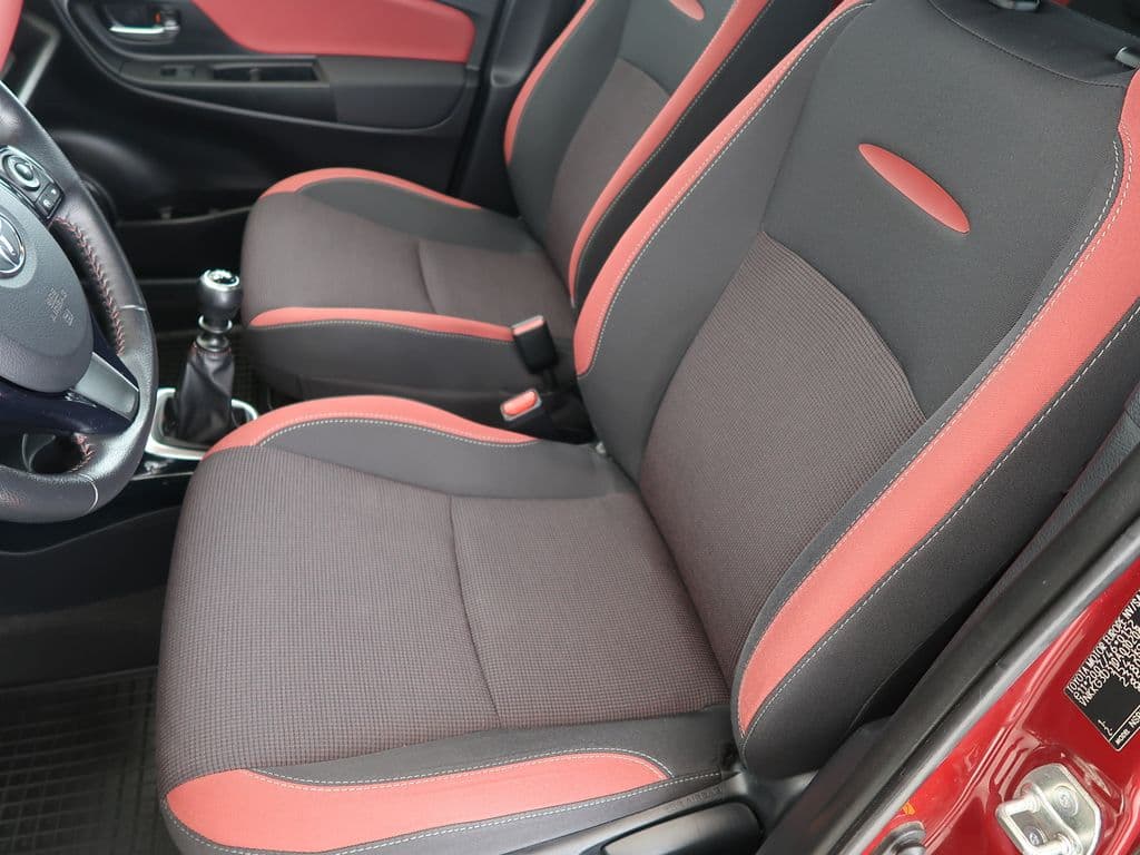 2017 Toyota YARIS - 33