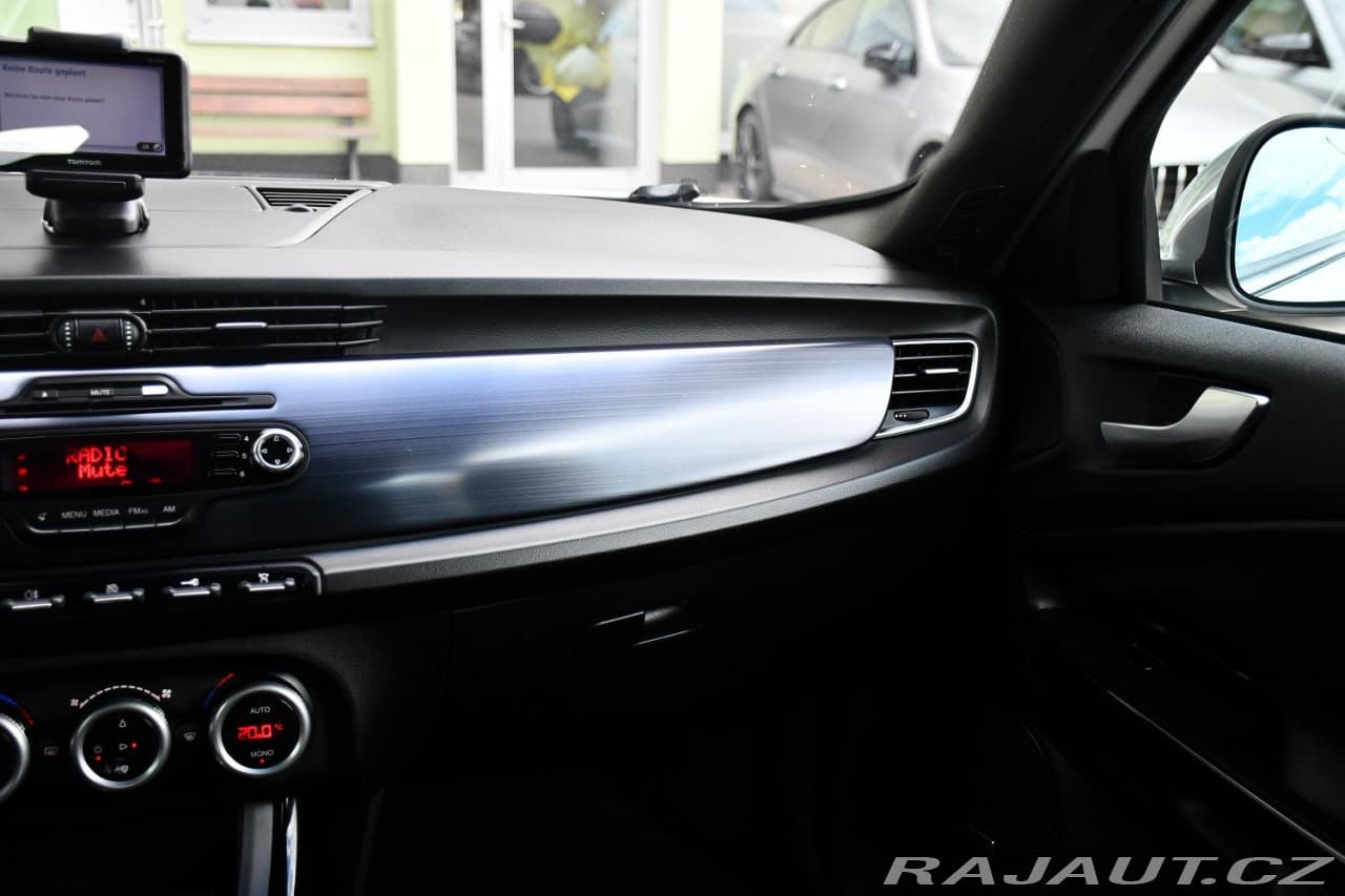 2012 Alfa Romeo GIULIETTA - 29