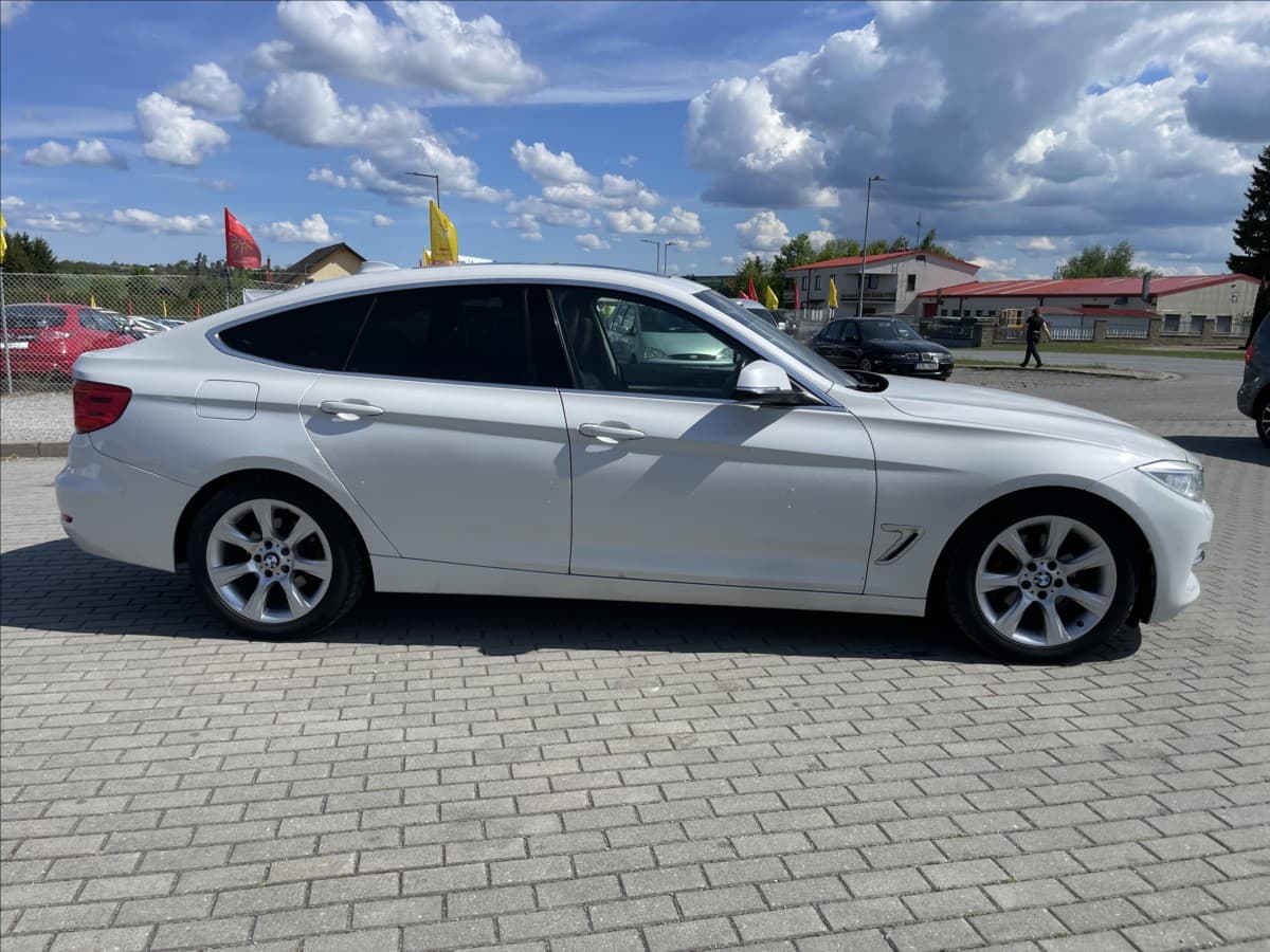2013 BMW 3-SERIES - 13
