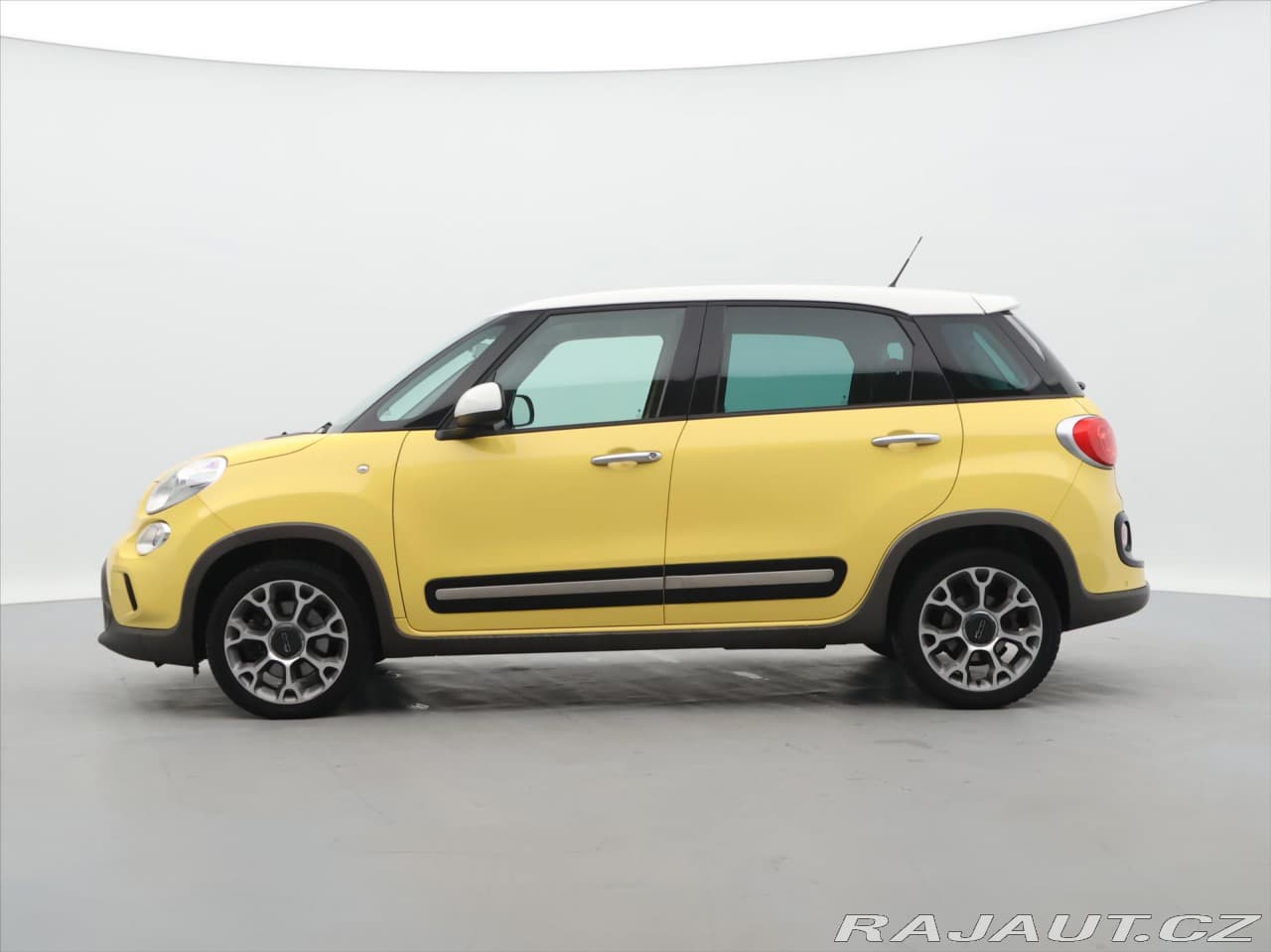 2014 Fiat 500L - 13