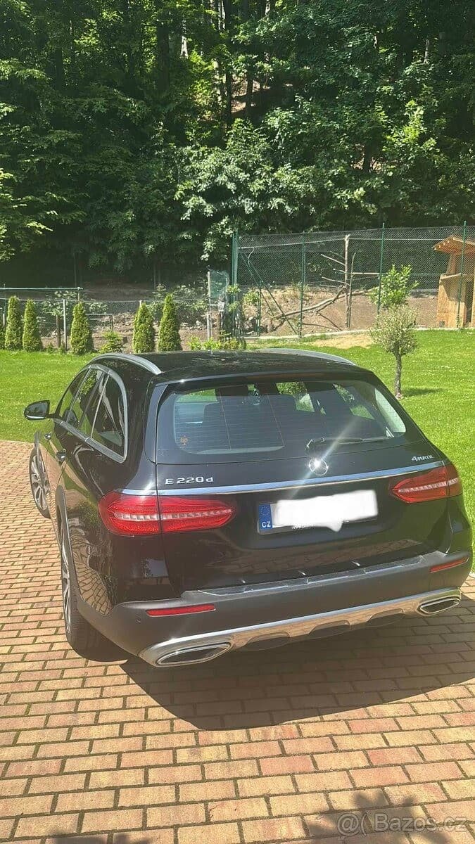 2017 Mercedes-Benz E-CLASS - 9