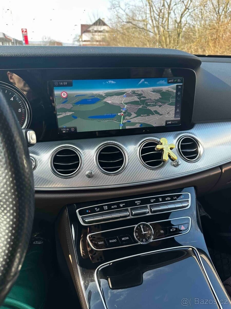 2017 Mercedes-Benz E-CLASS - 17